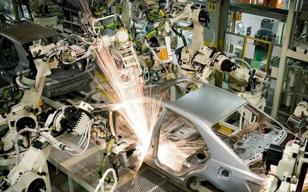 激光切割機在汽車制造業(yè)中實現(xiàn)流水線集成 激光切割機在汽車制造業(yè)中實現(xiàn)流水線集成