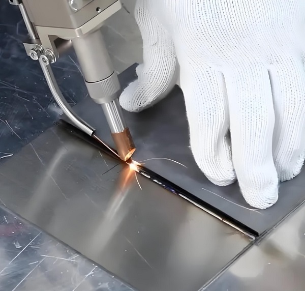 手持光纖激光焊接機有哪些缺點? 手持光纖激光焊接機有哪些缺點?