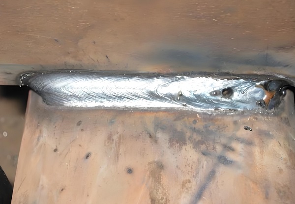 激光焊接機(jī)如何避免焊接時(shí)有氣泡？