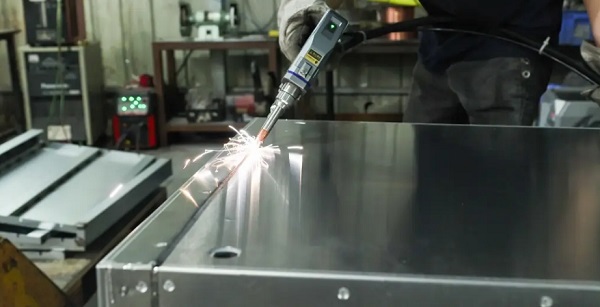 激光焊接機如何進行光路調(diào)整？