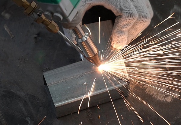 激光焊接機(jī)操作