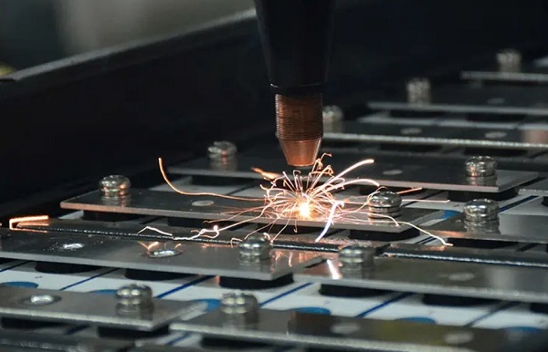 什么是連續(xù)光纖激光焊接機？