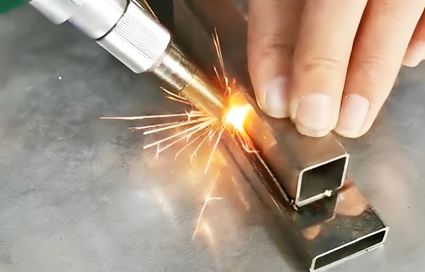 手持激光焊接機(jī)能焊不銹鋼嗎？