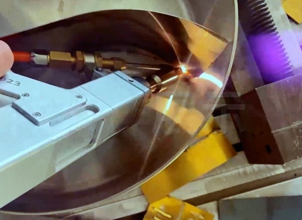 激光焊接機(jī)上用的45度鏡片有什么用？