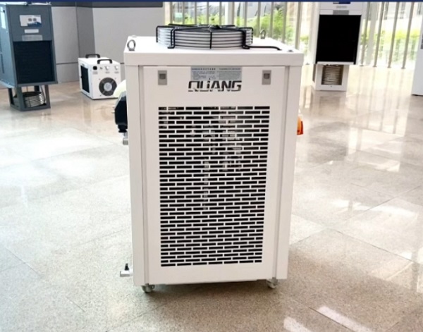 激光焊接機為啥要搭配冷水箱？