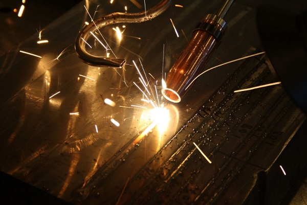 激光加工設(shè)備如何通過優(yōu)化焊接工藝減少焊接缺陷? 激光加工設(shè)備如何通過優(yōu)化焊接工藝減少焊接缺陷?