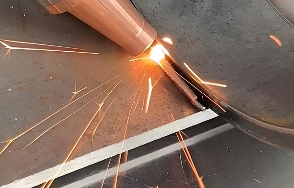 手持連續激光焊接機由哪些參數及配件控制？