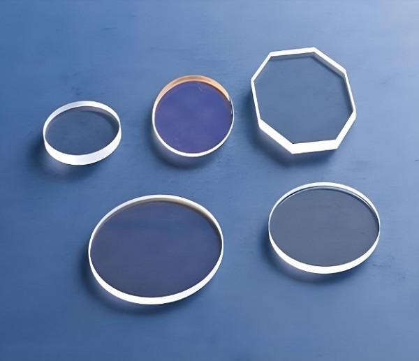 方形電池激光焊接機的聚焦鏡片多久需要清潔或更換？