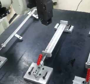 機器人汽車散熱器焊接